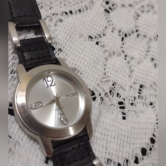 Working Decree Ladies Watch - Picture 2 of 9